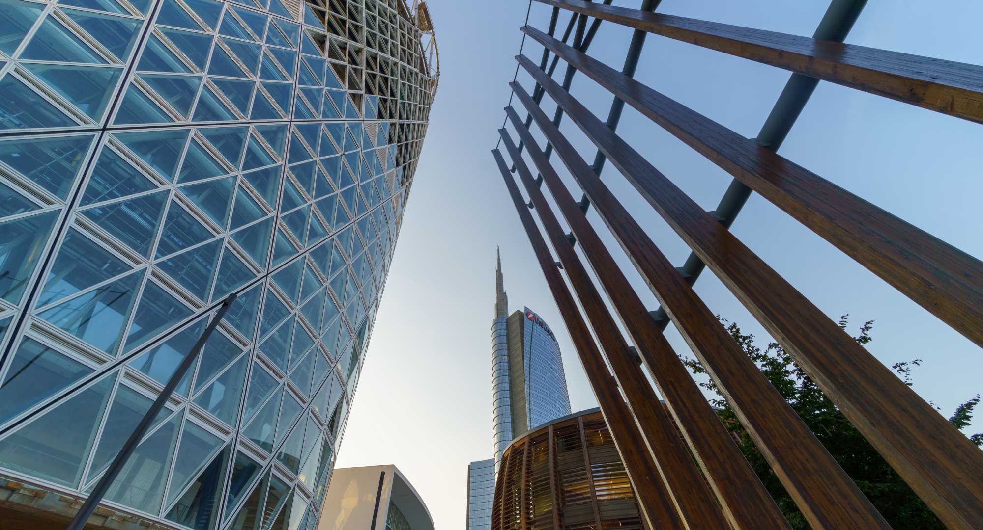 Conclusion: Perfume Business Setup in UAE Mainland vs. Free Zones