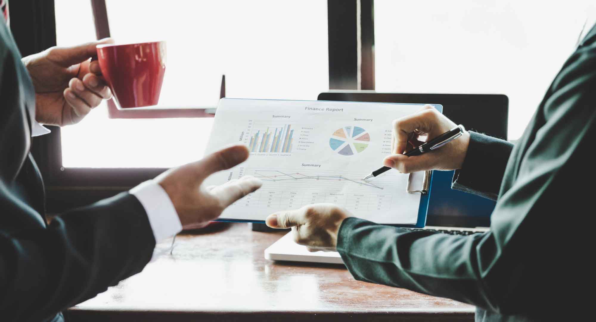 Key Differences Between White Label and Private Label Perfume Manufacturing