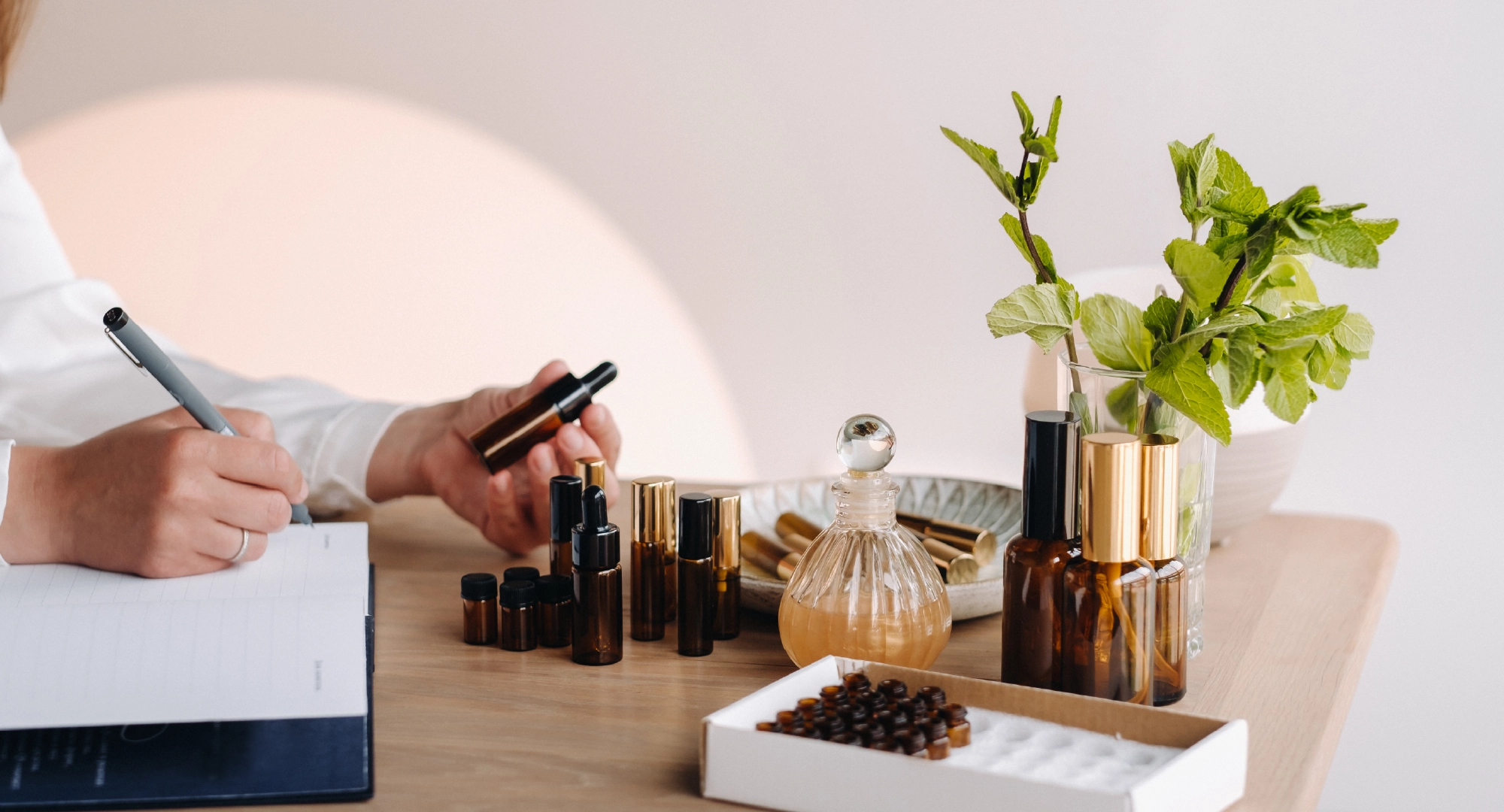 Choosing the Right Retail and Distribution Model for Your Perfume Brand