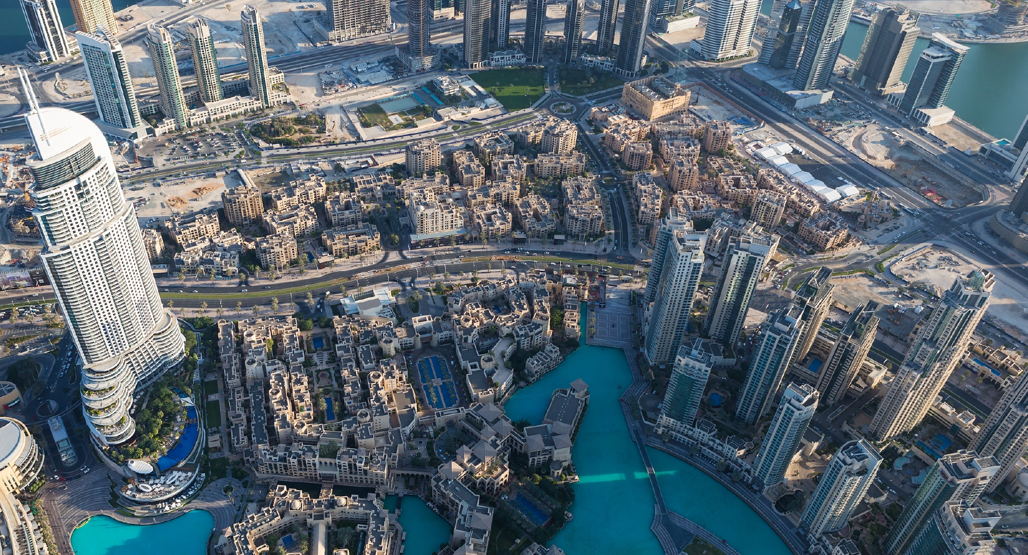 Why Choose the UAE Mainland for Your Perfume Business?